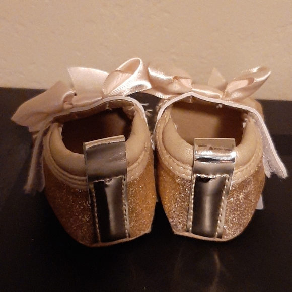 My First Shoes gold glitter Size 0-6 - Picture 2 of 4